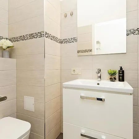 Lovely & Stylish Center Studio *
