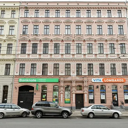 Lovely & Stylish Center Studio Apartment *