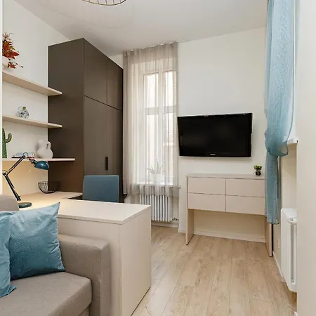 Apartment Lovely & Stylish Center